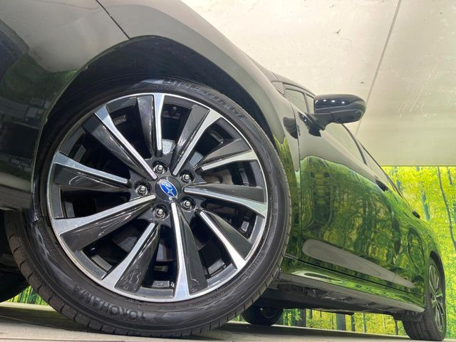 �y�����A���~�z�C�[���z�O�ςɃ}�b�`���������A���~�z�C�[���𑕒����Ă���܂��B�e��ЊO�A���~�z�C�[����A�X�^�b�h���X�^�C�����戵�����Ă���܂��B���񂲑��k����������