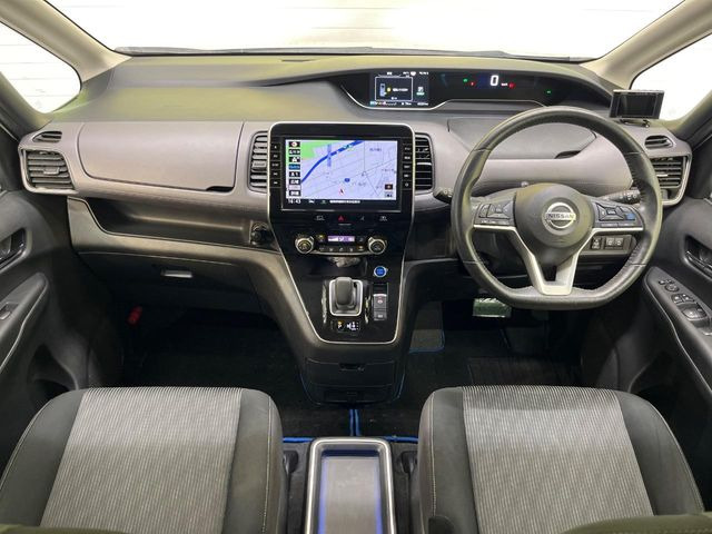 セレナ1.2 e-POWER ハイウェイスターV