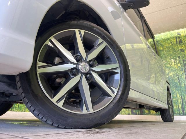 �y����15�C���`�A���~�z�C�[���z�O�ςɃ}�b�`���������A���~�z�C�[���𑕒����Ă���܂��B�e��ЊO�A���~�z�C�[����A�X�^�b�h���X�^�C�����戵�����Ă���܂��B���񂲑��k����������