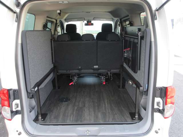NV200バネット1.6 マルチベッドワゴン