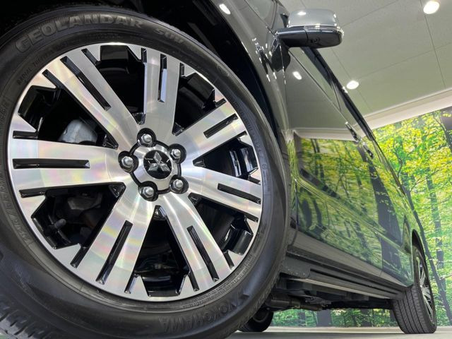 �y����18�C���`�A���~�z�C�[���z�O�ςɃ}�b�`���������A���~�z�C�[���𑕒����Ă���܂��B�e��ЊO�A���~�z�C�[����A�X�^�b�h���X�^�C�����戵�����Ă���܂��B���񂲑��k����������