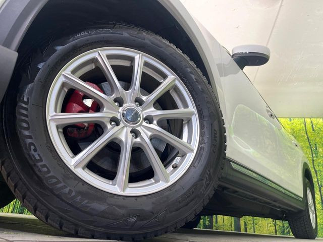 �y�A���~�z�C�[���z�O�ςɃ}�b�`�����A���~�z�C�[���𑕒����Ă���܂��B�e��A���~�z�C�[����A�X�^�b�h���X�^�C�����戵�����Ă���܂��B���񂲑��k����������