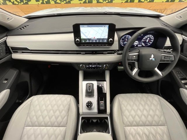 アウトランダーPHEV 2.4 P 4WD
