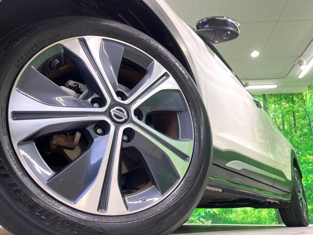 �y����17�C���`�A���~�z�C�[���z�O�ςɃ}�b�`���������A���~�z�C�[���𑕒����Ă���܂��B�e��ЊO�A���~�z�C�[����A�X�^�b�h���X�^�C�����戵�����Ă���܂��B���񂲑��k����������