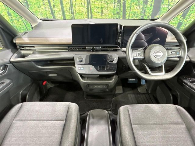 セレナ1.4 e-POWER ハイウェイスターV