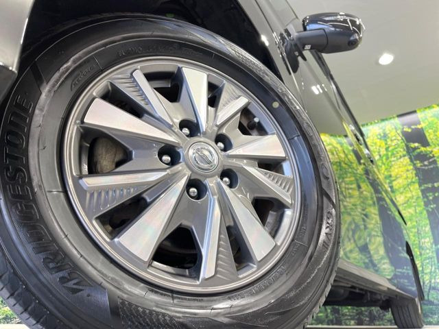 �y����15�C���`�A���~�z�C�[���z�O�ςɃ}�b�`���������A���~�z�C�[���𑕒����Ă���܂��B�e��ЊO�A���~�z�C�[����A�X�^�b�h���X�^�C�����戵�����Ă���܂��B���񂲑��k����������