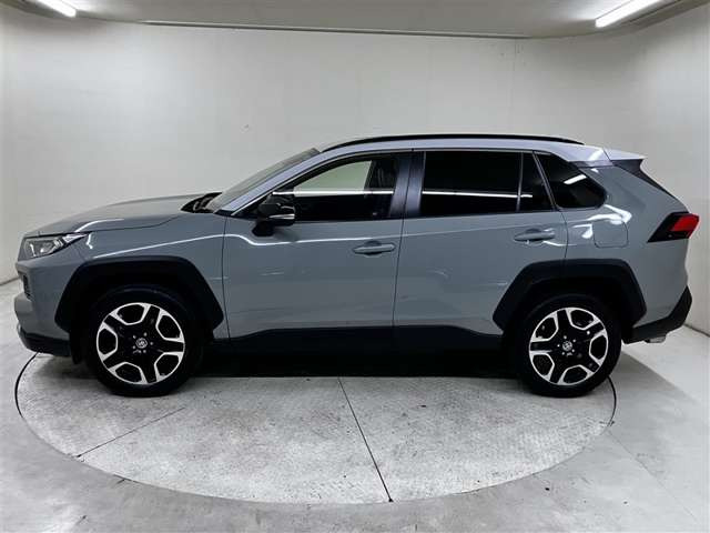 RAV42.0 アドベンチャー 4WD