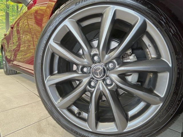 �y����18�C���`�A���~�z�C�[���z�O�ςɃ}�b�`���������A���~�z�C�[���𑕒����Ă���܂��B�e��ЊO�A���~�z�C�[����A�X�^�b�h���X�^�C�����戵�����Ă���܂��B���񂲑��k����������