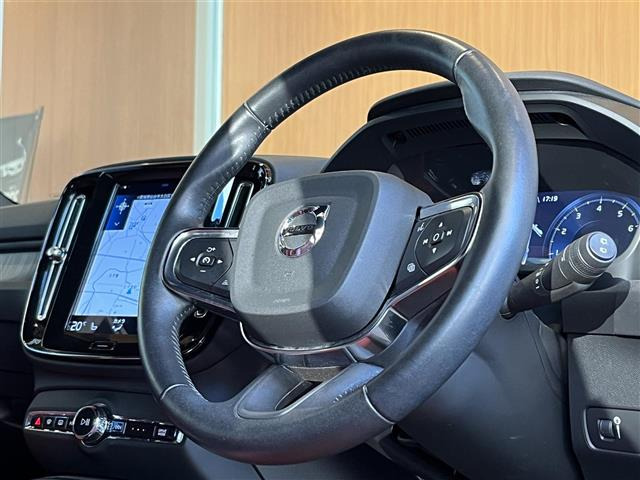 XC40B4 AWD インスクリプション 4WD