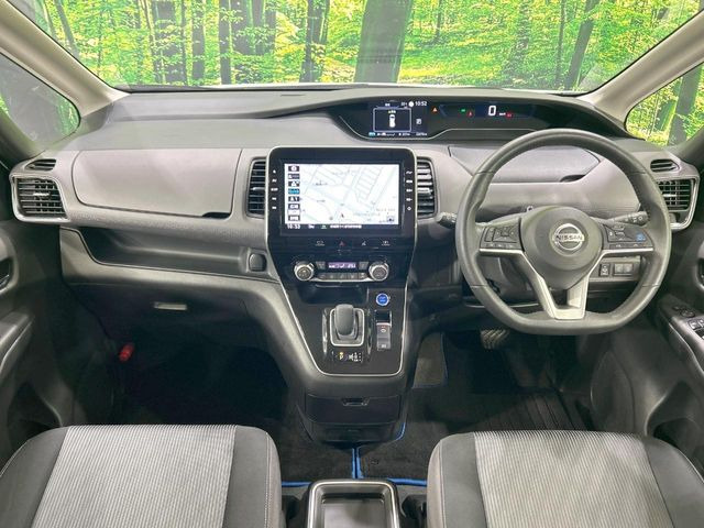 セレナ1.2 e-POWER ハイウェイスターV