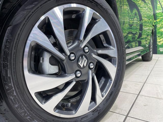 �y����15�C���`�A���~�z�C�[���z�O�ςɃ}�b�`���������A���~�z�C�[���𑕒����Ă���܂��B�e��ЊO�A���~�z�C�[����A�X�^�b�h���X�^�C�����戵�����Ă���܂��B���񂲑��k����������