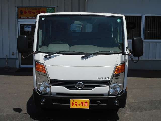 アトラス3.0 ダブルキャブ フルスーパーロー ディーゼル 4WD