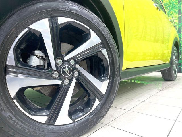 �y����17�C���`�A���~�z�C�[���z�O�ςɃ}�b�`���������A���~�z�C�[���𑕒����Ă���܂��B�e��ЊO�A���~�z�C�[����A�X�^�b�h���X�^�C�����戵�����Ă���܂��B���񂲑��k����������