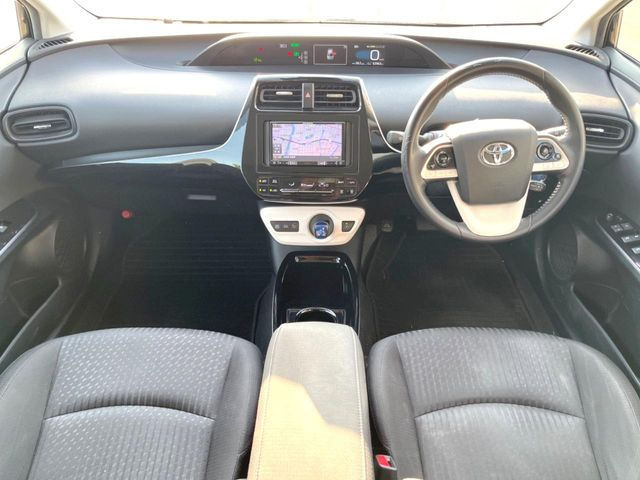 プリウス1.8 S セーフティ プラス