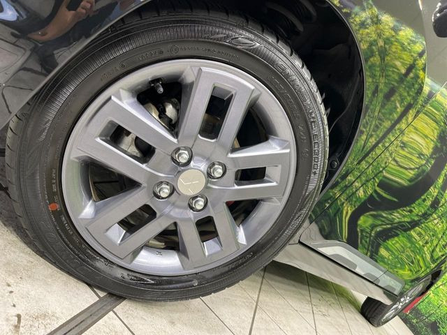 �y����15�C���`�A���~�z�C�[���z�O�ςɃ}�b�`���������A���~�z�C�[���𑕒����Ă���܂��B�e��ЊO�A���~�z�C�[����A�X�^�b�h���X�^�C�����戵�����Ă���܂��B���񂲑��k����������