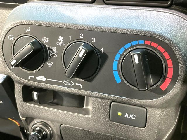 �yHonda�X�}�[�g�L�[�z�J�o����|�P�b�g�ɓ��ꂽ�܂܂ł��h�A�̎{���E�������\�ȃX�}�[�g�L�[�𑕔��B�G���W���̃I���E�I�t�����J�M�����o���K�v����������Ƃ��Ă��֗��ł���