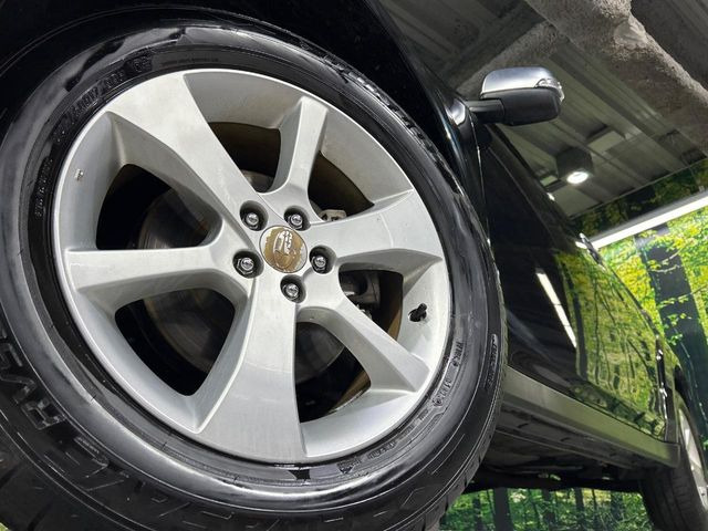 �y����17�C���`�A���~�z�C�[���z�O�ςɃ}�b�`���������A���~�z�C�[���𑕒����Ă���܂��B�e��ЊO�A���~�z�C�[����A�X�^�b�h���X�^�C�����戵�����Ă���܂��B���񂲑��k����������