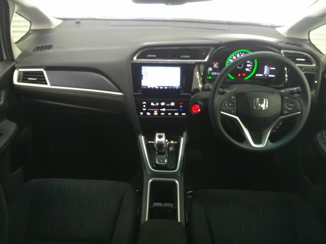 シャトル1.5 ハイブリッド ホンダセンシング 4WD