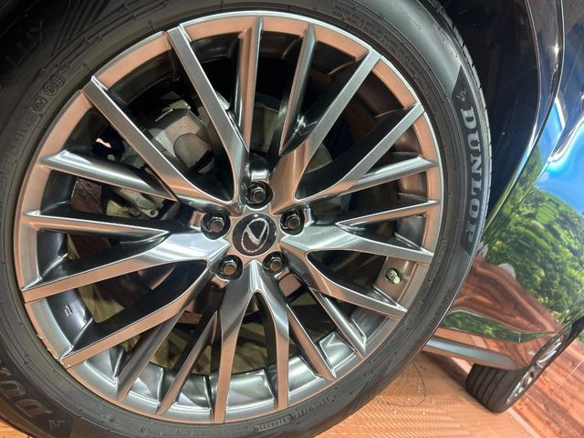�y����20�C���`�A���~�z�C�[���z�O�ςɃ}�b�`���������A���~�z�C�[���𑕒����Ă���܂��B�e��ЊO�A���~�z�C�[����A�X�^�b�h���X�^�C�����戵�����Ă���܂��B���񂲑��k����������