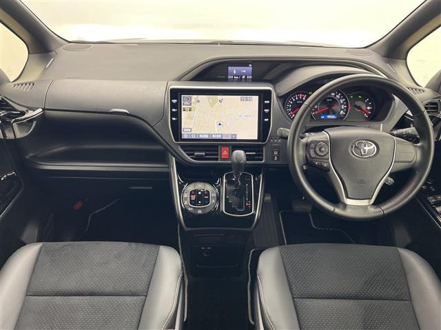 ヴォクシー2.0 ZS 煌III 4WD