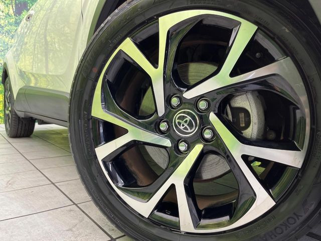 �y����18�C���`�A���~�z�C�[���z�O�ςɃ}�b�`���������A���~�z�C�[���𑕒����Ă���܂��B�e��ЊO�A���~�z�C�[����A�X�^�b�h���X�^�C�����戵�����Ă���܂��B���񂲑��k����������