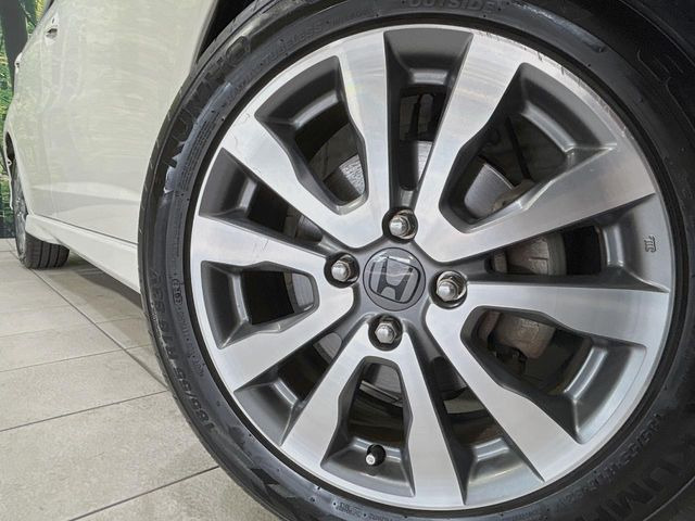 �y����16�C���`�A���~�z�C�[���z�O�ςɃ}�b�`���������A���~�z�C�[���𑕒����Ă���܂��B�e��ЊO�A���~�z�C�[����A�X�^�b�h���X�^�C�����戵�����Ă���܂��B���񂲑��k����������