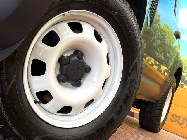 �y����18�C���`�A���~�z�C�[���z�O�ςɃ}�b�`���������A���~�z�C�[���𑕒����Ă���܂��B�e��ЊO�A���~�z�C�[����A�X�^�b�h���X�^�C�����戵�����Ă���܂��B���񂲑��k����������