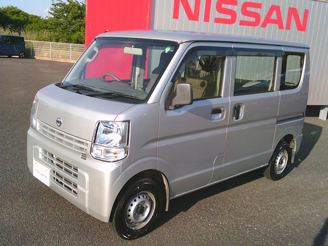 NV100クリッパーDX 5AGS車