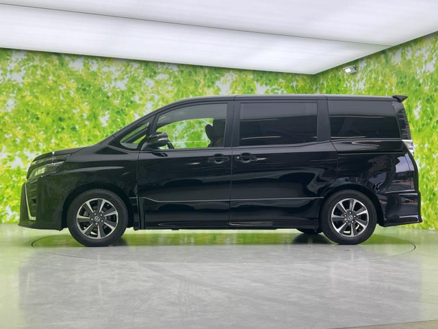 ヴォクシー2.0 ZS 4WD