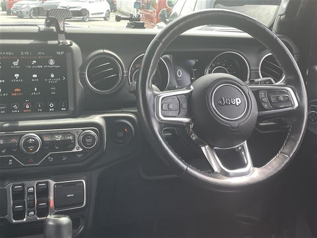 ラングラーアンリミテッド サハラ 4WD