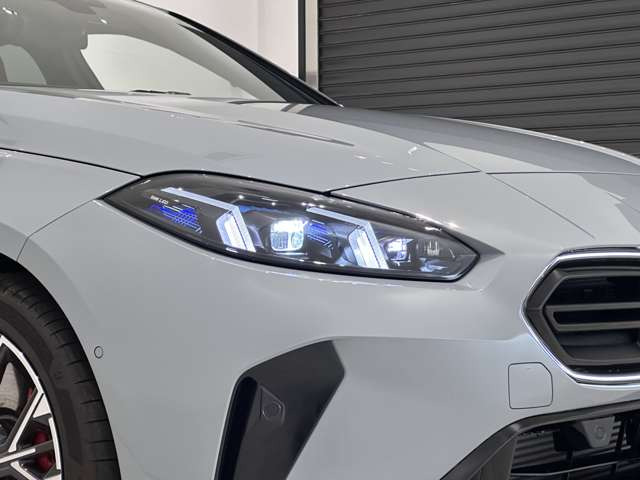 2シリーズグランクーペM235 xドライブ 4WD