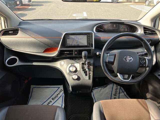 シエンタ1.5 G クエロ