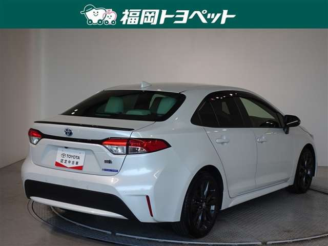 カローラ1.8 ハイブリッド W×B
