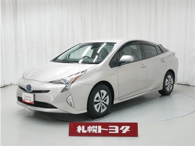 プリウス1.8 A E-Four 4WD