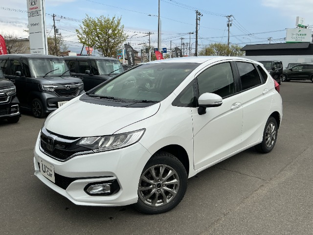 フィット1.3 13G L ホンダセンシング 4WD