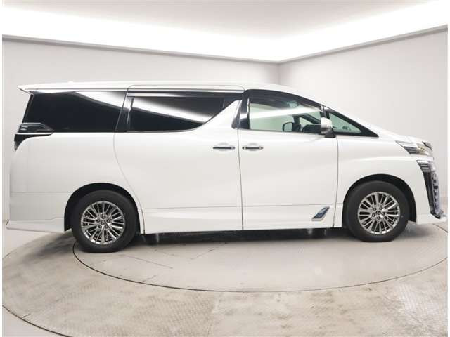 ヴェルファイアハイブリッド 2.5 Z ゴールデンアイズII E-Four 4WD