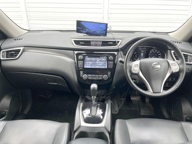 エクストレイル2.0 20X エマージェンシーブレーキパッケージ