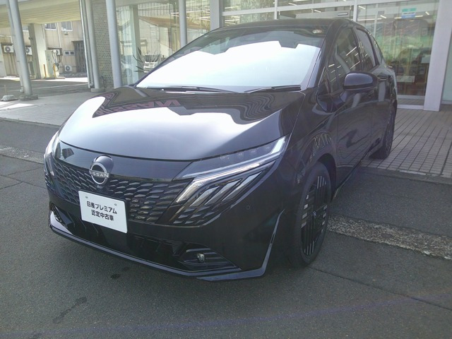 ノートオーラ1.2 G FOUR レザーエディション 4WD