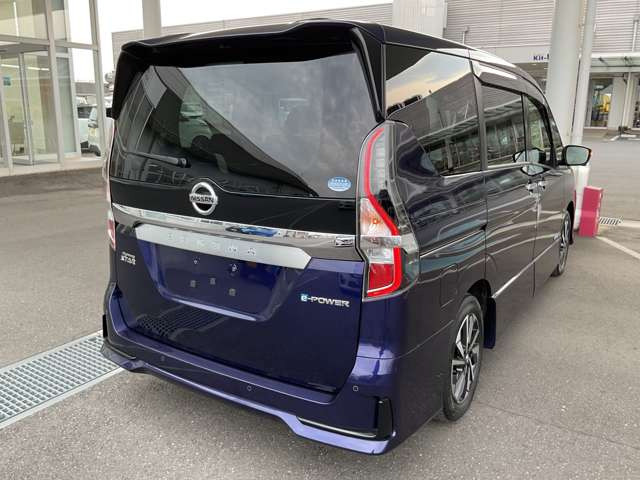 セレナ1.2 e-POWER ハイウェイスターV