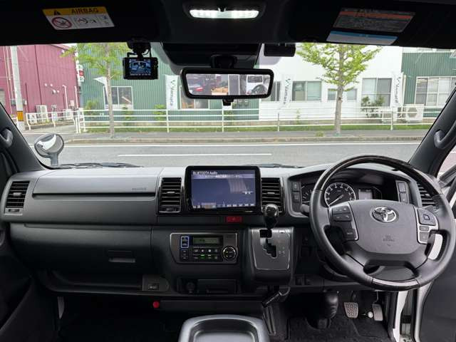 ハイエースバン