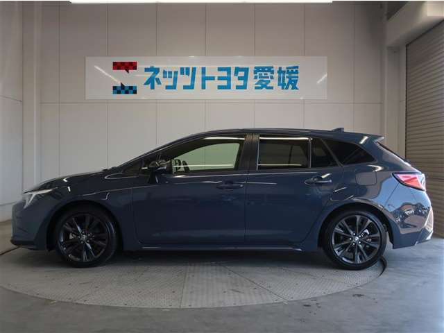 カローラツーリング1.8 ハイブリッド W×B