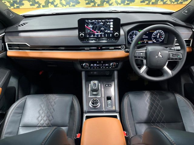 アウトランダーPHEV 2.4 P 4WD