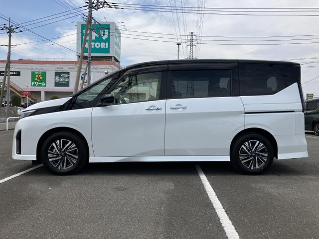 セレナ1.4 e-POWER ハイウェイスターV