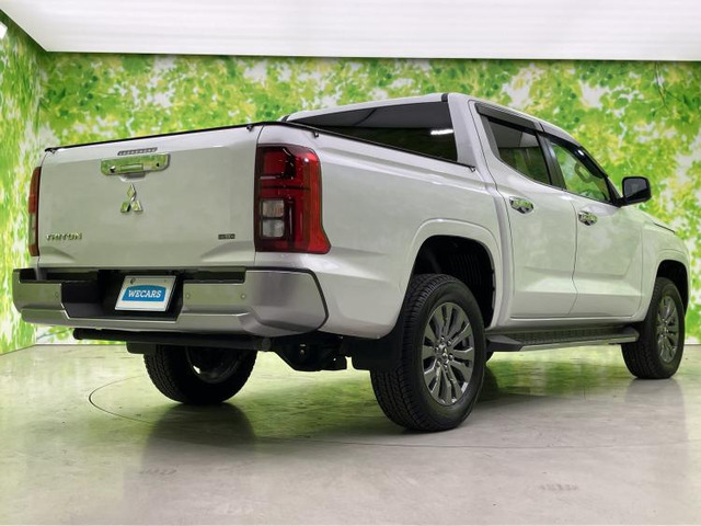トライトン2.4 GLS ディーゼル 4WD