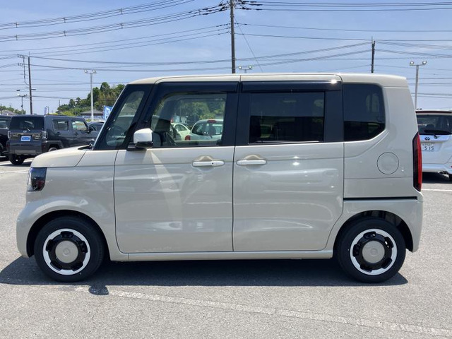N-BOXファッションスタイル モノトーン