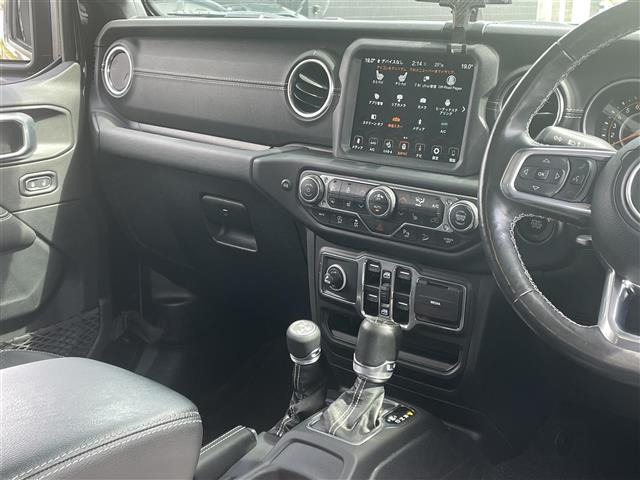 ラングラーアンリミテッド サハラ 4WD