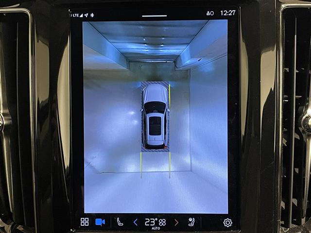 XC60B5 AWD インスクリプション 4WD
