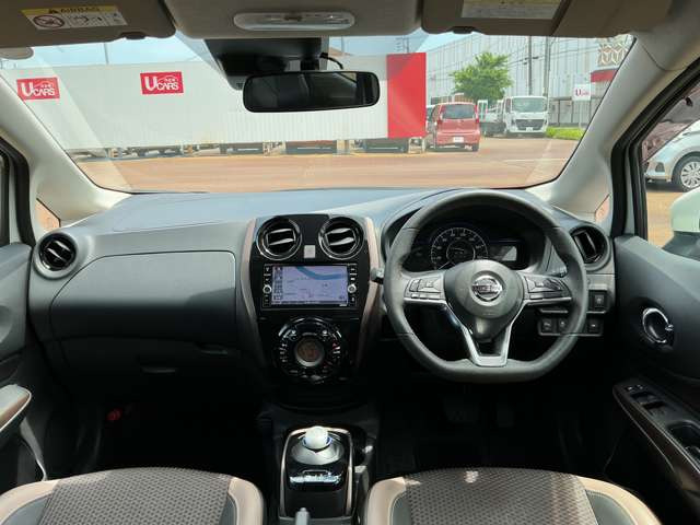 ノート1.2 e-POWER メダリスト FOUR 4WD