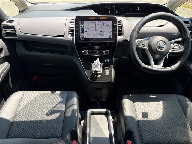 セレナ1.2 e-POWER ハイウェイスターV