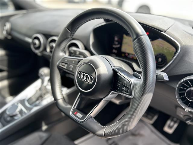 TTクーペ2.0 TFSI クワトロ 4WD